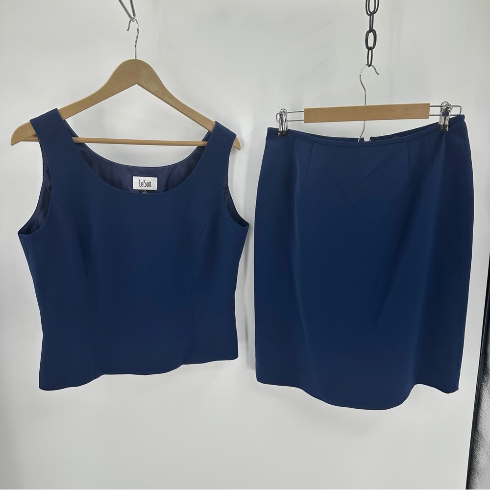 Le Suit 2 Pc Skirt Suit Sleeveless Top Knee Length Womens 10 Blue Corpcore READ